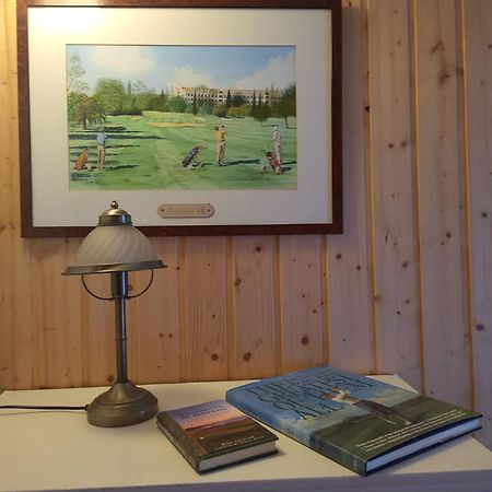 Villa Lilla Huset Med Stor Traedgardstomt Naera Golf Och Hav Trosa Esterno foto