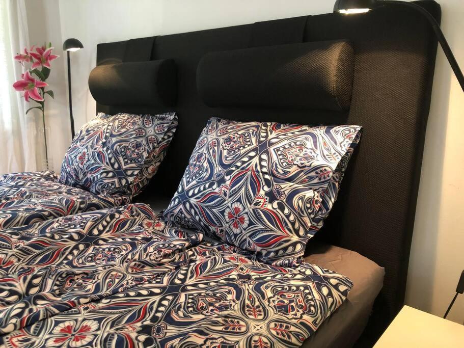 Villa Lilla Huset Med Stor Traedgardstomt Naera Golf Och Hav Trosa Esterno foto