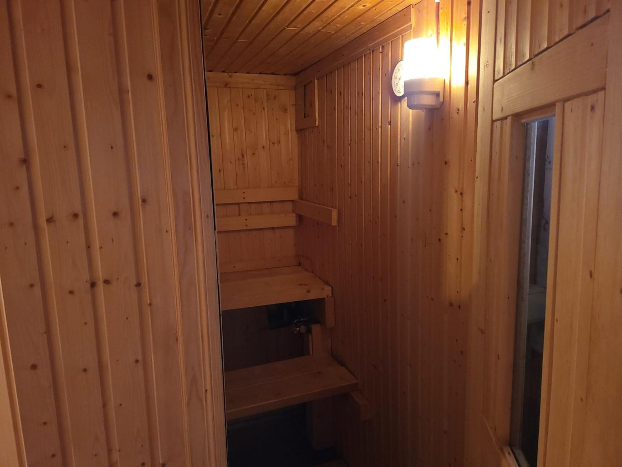Villa Lilla Huset Med Stor Traedgardstomt Naera Golf Och Hav Trosa Esterno foto