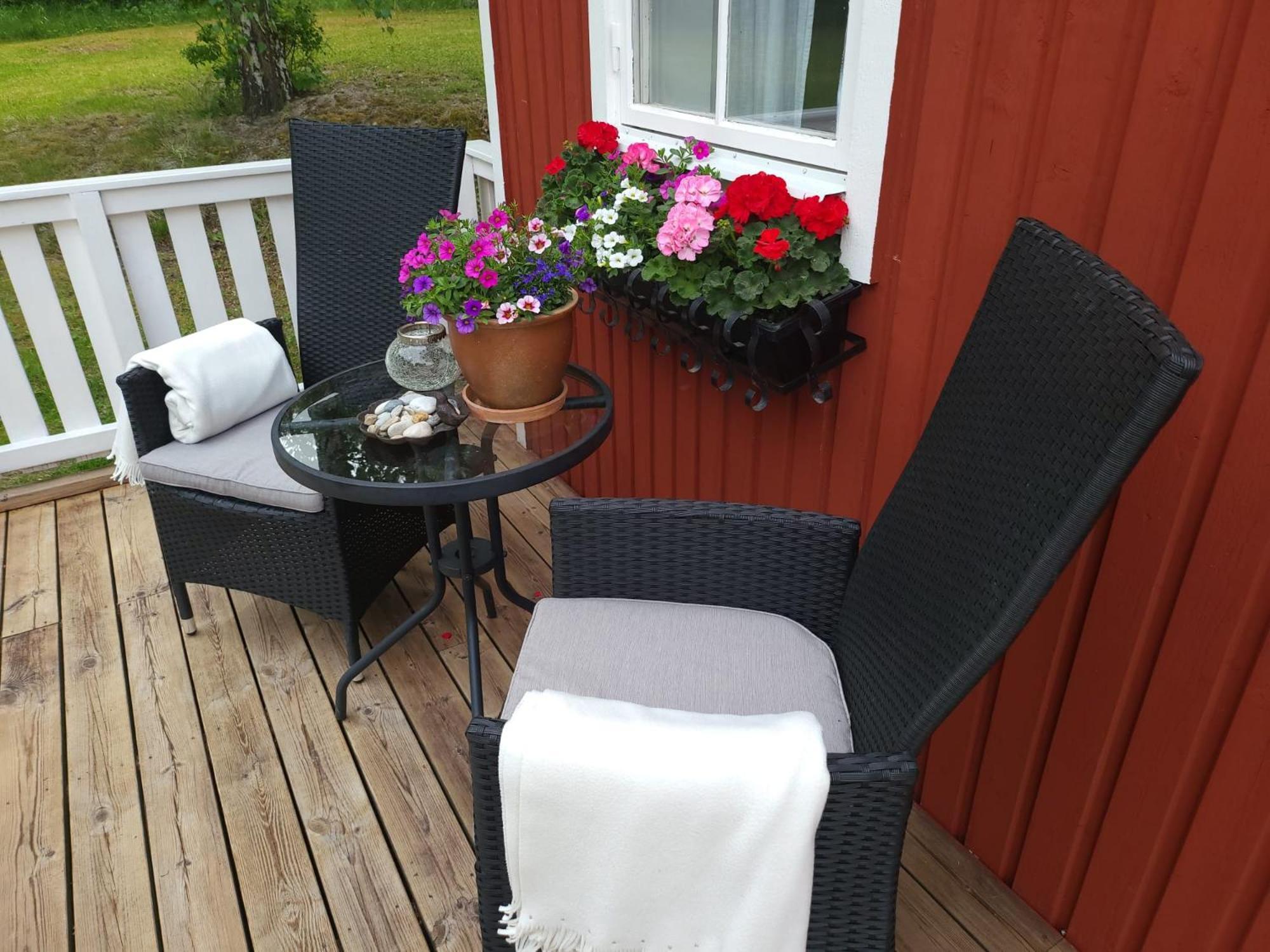 Villa Lilla Huset Med Stor Traedgardstomt Naera Golf Och Hav Trosa Esterno foto